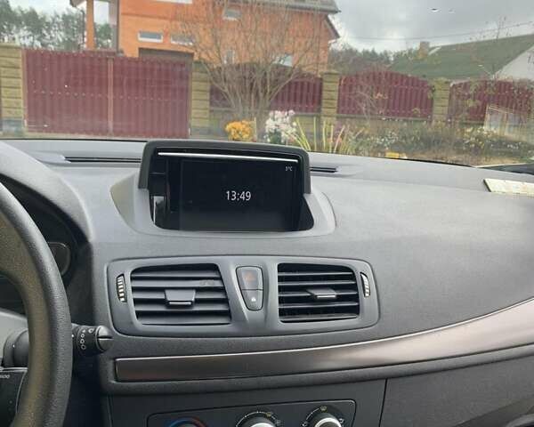 Белый Рено Меган, объемом двигателя 1.5 л и пробегом 314 тыс. км за 7700 $, фото 11 на Automoto.ua