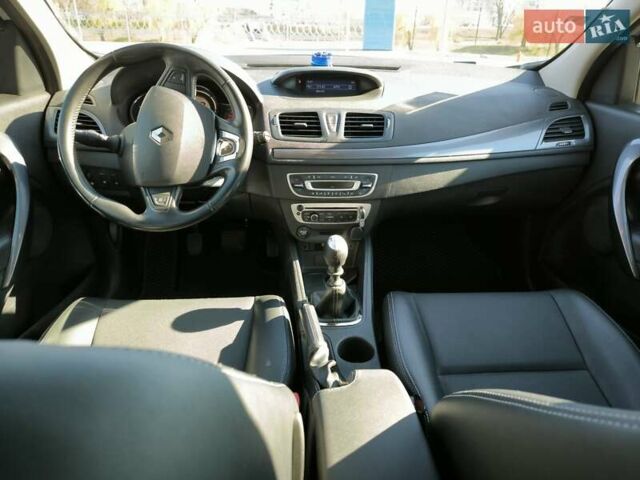 Белый Рено Меган, объемом двигателя 1.46 л и пробегом 161 тыс. км за 9000 $, фото 20 на Automoto.ua