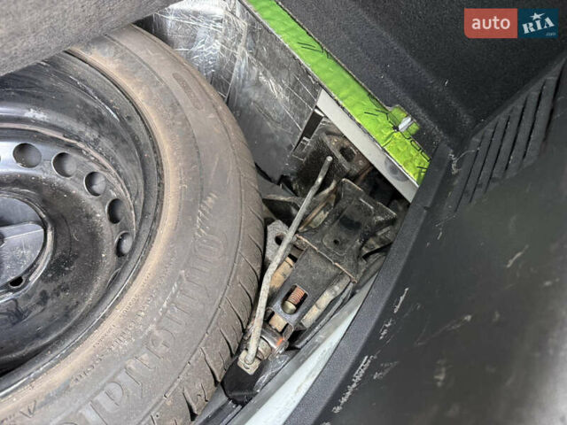 Білий Рено Меган, об'ємом двигуна 1.46 л та пробігом 158 тис. км за 8400 $, фото 26 на Automoto.ua