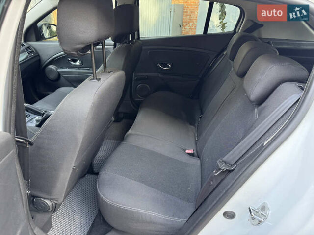 Білий Рено Меган, об'ємом двигуна 1.46 л та пробігом 158 тис. км за 8400 $, фото 19 на Automoto.ua