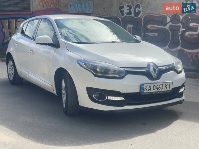 Білий Рено Меган, об'ємом двигуна 1.46 л та пробігом 200 тис. км за 6399 $, фото 5 на Automoto.ua