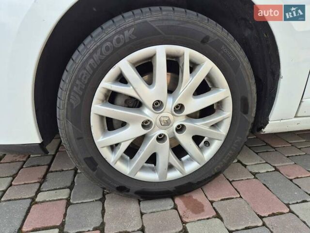 Белый Рено Меган, объемом двигателя 1.46 л и пробегом 203 тыс. км за 9500 $, фото 17 на Automoto.ua
