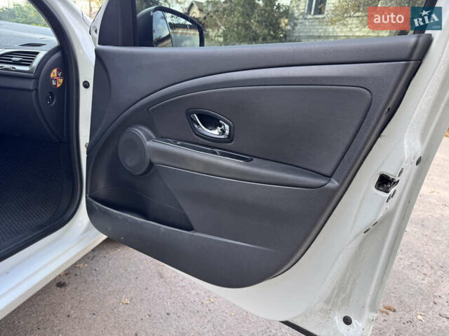 Білий Рено Меган, об'ємом двигуна 1.46 л та пробігом 158 тис. км за 8400 $, фото 33 на Automoto.ua