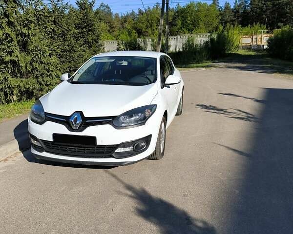 Белый Рено Меган, объемом двигателя 1.46 л и пробегом 161 тыс. км за 9000 $, фото 2 на Automoto.ua
