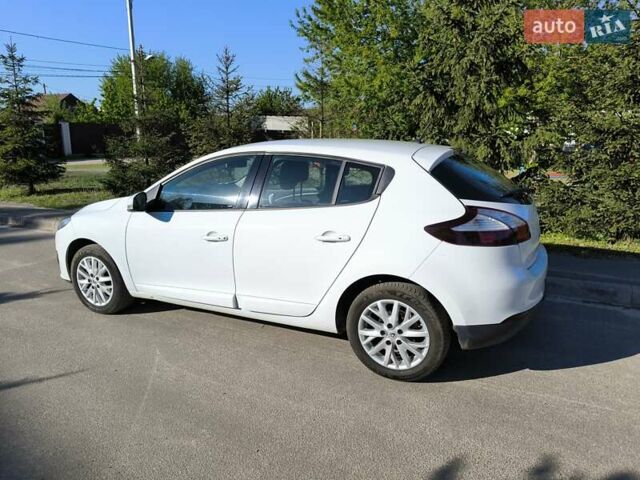 Белый Рено Меган, объемом двигателя 1.46 л и пробегом 161 тыс. км за 9000 $, фото 3 на Automoto.ua