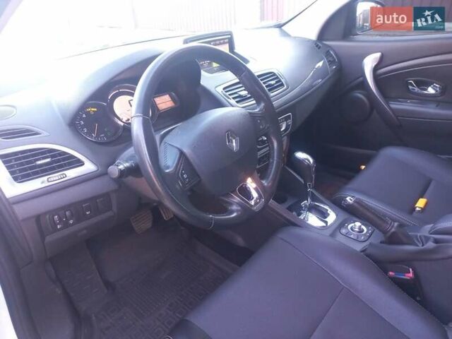 Белый Рено Меган, объемом двигателя 1.46 л и пробегом 208 тыс. км за 9500 $, фото 7 на Automoto.ua