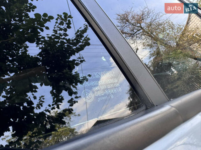 Білий Рено Меган, об'ємом двигуна 1.46 л та пробігом 158 тис. км за 8400 $, фото 47 на Automoto.ua