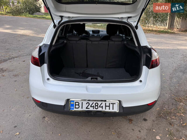 Білий Рено Меган, об'ємом двигуна 1.46 л та пробігом 158 тис. км за 8400 $, фото 22 на Automoto.ua