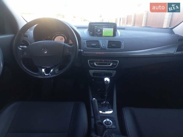 Белый Рено Меган, объемом двигателя 1.46 л и пробегом 208 тыс. км за 9500 $, фото 5 на Automoto.ua