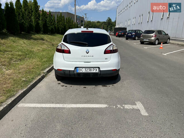 Білий Рено Меган, об'ємом двигуна 1.46 л та пробігом 230 тис. км за 8600 $, фото 9 на Automoto.ua