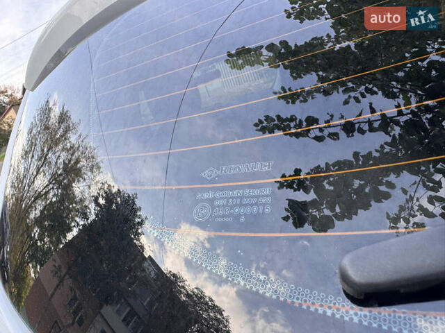 Білий Рено Меган, об'ємом двигуна 1.46 л та пробігом 158 тис. км за 8400 $, фото 46 на Automoto.ua
