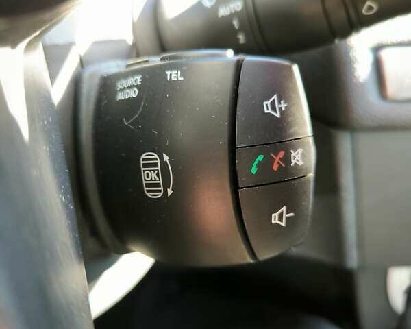 Белый Рено Меган, объемом двигателя 1.46 л и пробегом 161 тыс. км за 9000 $, фото 14 на Automoto.ua