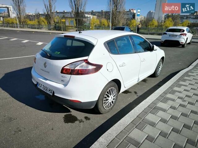 Белый Рено Меган, объемом двигателя 1.46 л и пробегом 161 тыс. км за 9000 $, фото 52 на Automoto.ua
