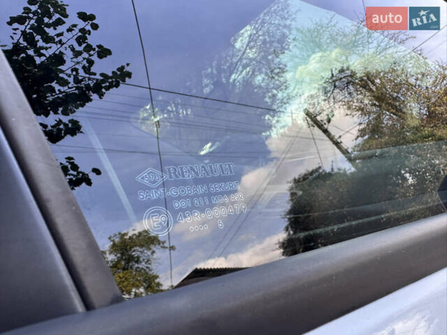 Білий Рено Меган, об'ємом двигуна 1.46 л та пробігом 158 тис. км за 8400 $, фото 49 на Automoto.ua