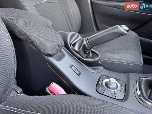 Білий Рено Меган, об'ємом двигуна 1.46 л та пробігом 158 тис. км за 8400 $, фото 35 на Automoto.ua