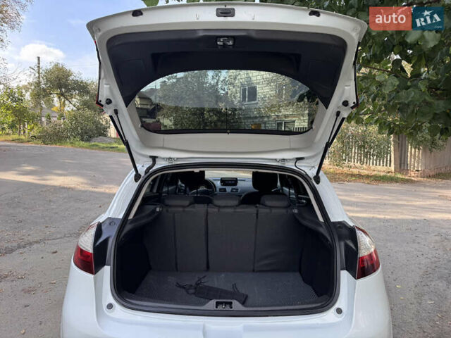 Білий Рено Меган, об'ємом двигуна 1.46 л та пробігом 158 тис. км за 8400 $, фото 21 на Automoto.ua
