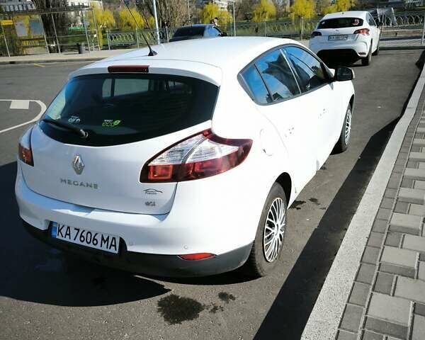 Белый Рено Меган, объемом двигателя 1.46 л и пробегом 161 тыс. км за 9000 $, фото 41 на Automoto.ua