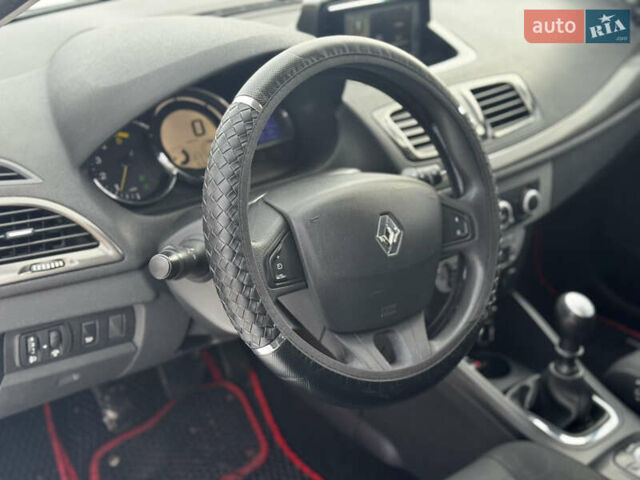 Білий Рено Меган, об'ємом двигуна 1.5 л та пробігом 220 тис. км за 7200 $, фото 12 на Automoto.ua