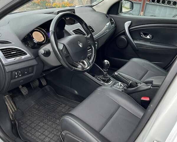 Белый Рено Меган, объемом двигателя 1.5 л и пробегом 241 тыс. км за 8700 $, фото 4 на Automoto.ua