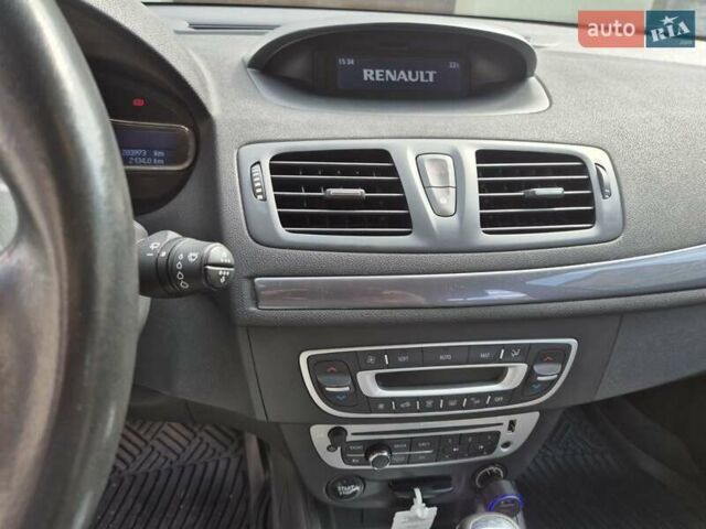 Белый Рено Меган, объемом двигателя 1.46 л и пробегом 203 тыс. км за 9500 $, фото 20 на Automoto.ua
