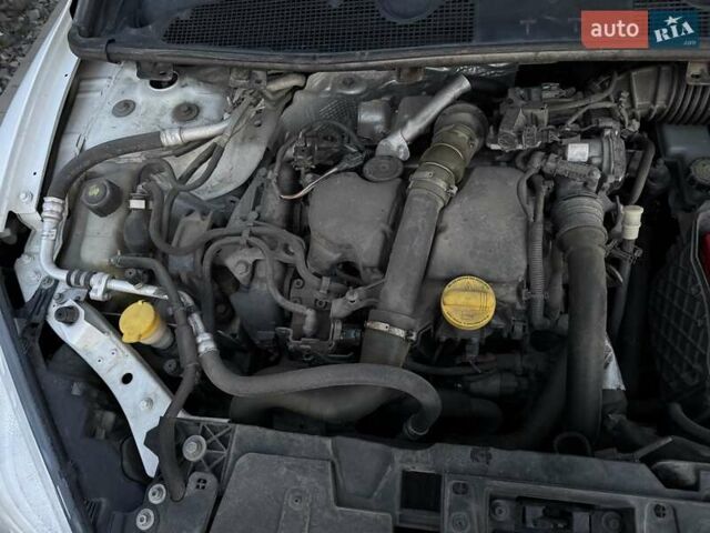 Белый Рено Меган, объемом двигателя 1.46 л и пробегом 336 тыс. км за 8000 $, фото 23 на Automoto.ua