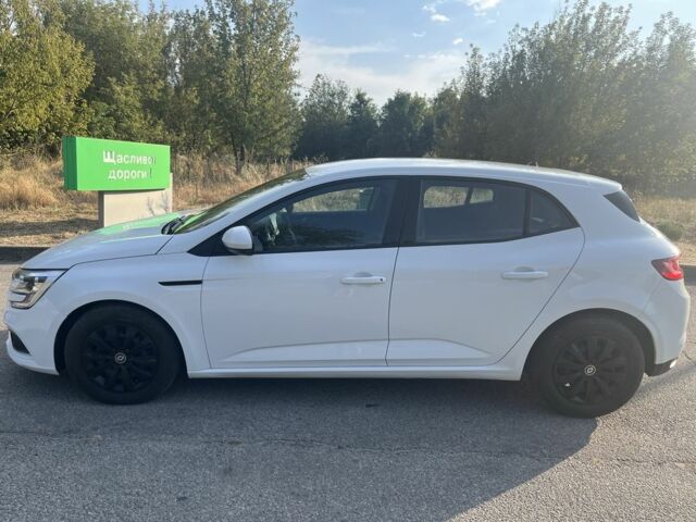 Белый Рено Меган, объемом двигателя 1.5 л и пробегом 242 тыс. км за 8500 $, фото 4 на Automoto.ua