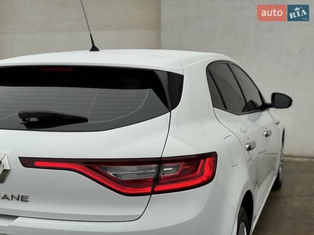 Белый Рено Меган, объемом двигателя 1.46 л и пробегом 195 тыс. км за 9950 $, фото 29 на Automoto.ua