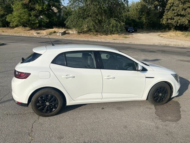 Белый Рено Меган, объемом двигателя 1.5 л и пробегом 242 тыс. км за 8500 $, фото 5 на Automoto.ua