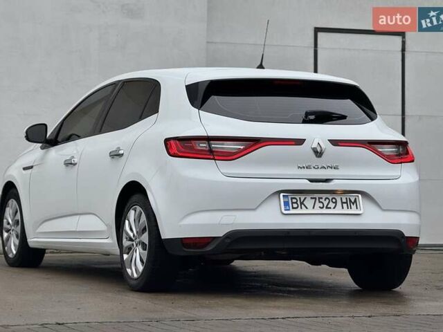 Белый Рено Меган, объемом двигателя 1.46 л и пробегом 195 тыс. км за 9950 $, фото 3 на Automoto.ua