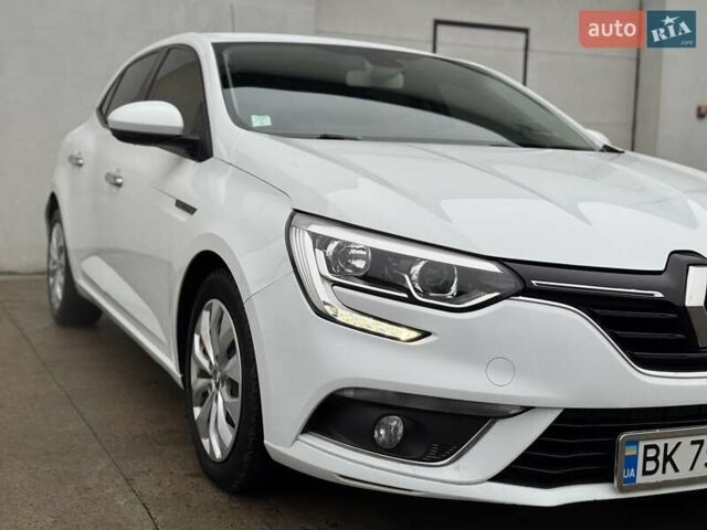 Белый Рено Меган, объемом двигателя 1.46 л и пробегом 195 тыс. км за 9950 $, фото 19 на Automoto.ua