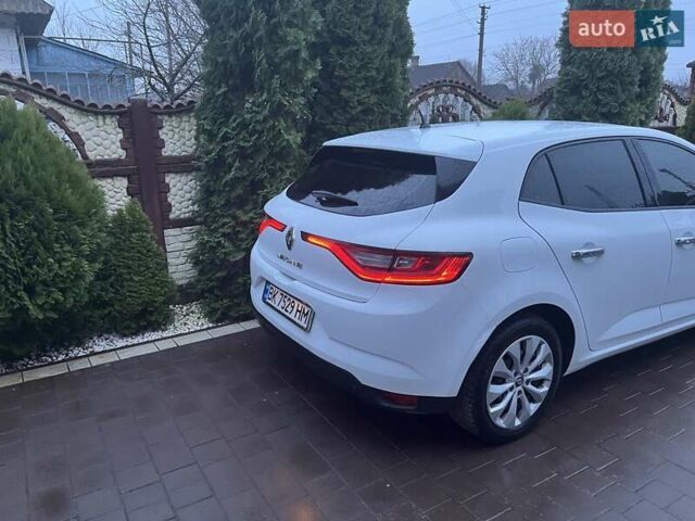 Белый Рено Меган, объемом двигателя 1.46 л и пробегом 195 тыс. км за 9500 $, фото 5 на Automoto.ua