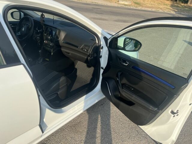 Белый Рено Меган, объемом двигателя 1.5 л и пробегом 242 тыс. км за 8500 $, фото 10 на Automoto.ua