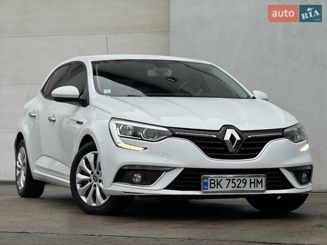 Белый Рено Меган, объемом двигателя 1.46 л и пробегом 195 тыс. км за 9950 $, фото 1 на Automoto.ua