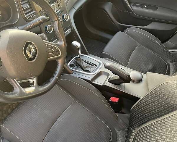 Білий Рено Меган, об'ємом двигуна 1.46 л та пробігом 110 тис. км за 12600 $, фото 3 на Automoto.ua