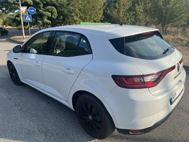 Белый Рено Меган, объемом двигателя 1.5 л и пробегом 242 тыс. км за 8500 $, фото 6 на Automoto.ua