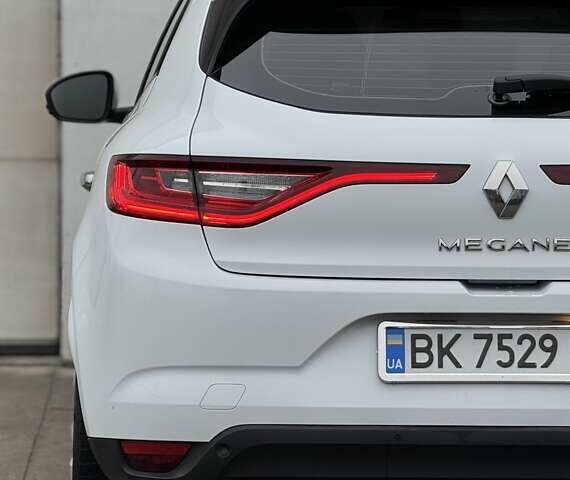 Белый Рено Меган, объемом двигателя 1.46 л и пробегом 195 тыс. км за 9950 $, фото 24 на Automoto.ua
