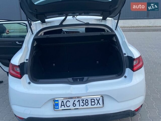 Белый Рено Меган, объемом двигателя 1.46 л и пробегом 159 тыс. км за 10900 $, фото 4 на Automoto.ua