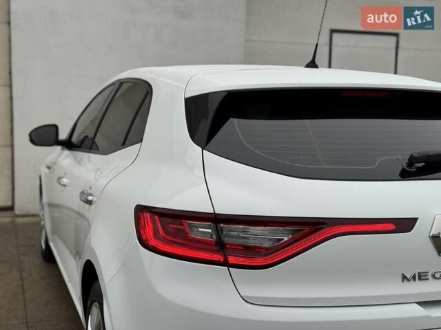 Белый Рено Меган, объемом двигателя 1.46 л и пробегом 195 тыс. км за 9950 $, фото 28 на Automoto.ua