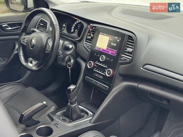 Белый Рено Меган, объемом двигателя 1.46 л и пробегом 195 тыс. км за 9950 $, фото 4 на Automoto.ua