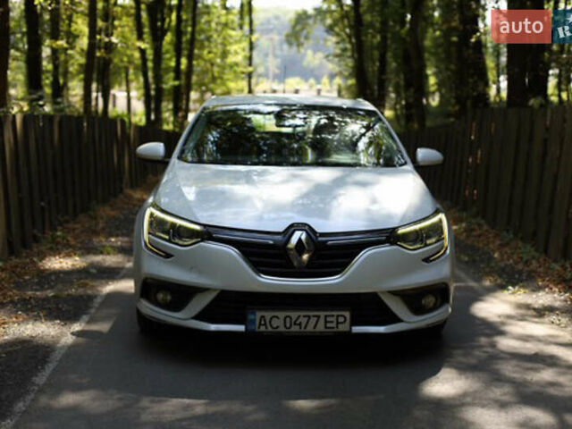 Білий Рено Меган, об'ємом двигуна 1.46 л та пробігом 220 тис. км за 10999 $, фото 2 на Automoto.ua