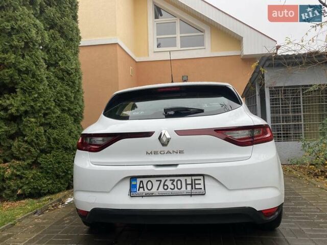 Белый Рено Меган, объемом двигателя 1.46 л и пробегом 238 тыс. км за 9500 $, фото 2 на Automoto.ua