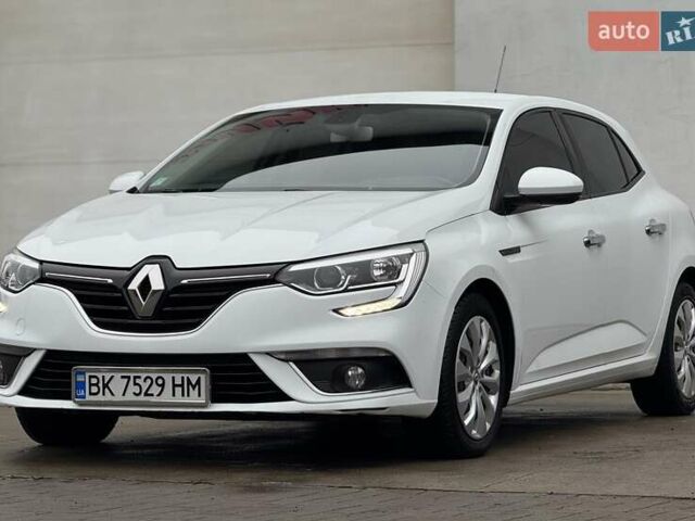 Белый Рено Меган, объемом двигателя 1.46 л и пробегом 195 тыс. км за 9950 $, фото 13 на Automoto.ua