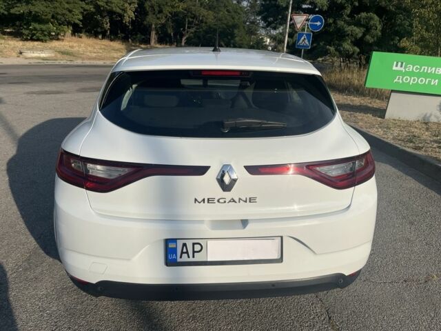 Белый Рено Меган, объемом двигателя 1.5 л и пробегом 242 тыс. км за 8500 $, фото 1 на Automoto.ua