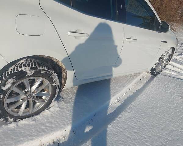 Белый Рено Меган, объемом двигателя 1.46 л и пробегом 258 тыс. км за 11500 $, фото 6 на Automoto.ua