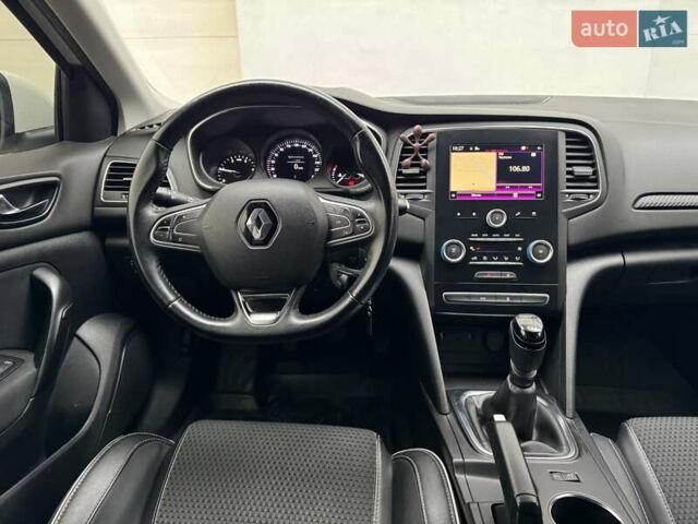 Белый Рено Меган, объемом двигателя 1.46 л и пробегом 195 тыс. км за 9950 $, фото 43 на Automoto.ua