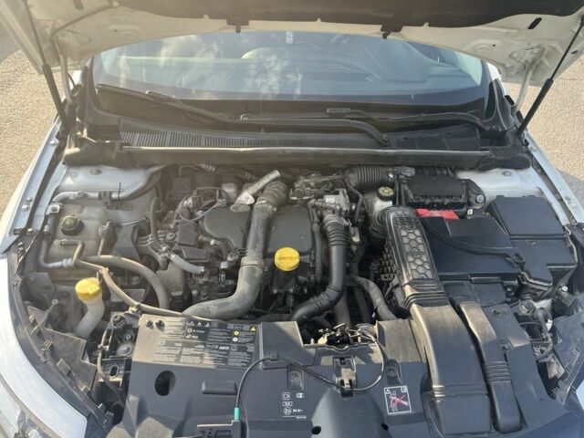 Белый Рено Меган, объемом двигателя 1.5 л и пробегом 242 тыс. км за 8500 $, фото 12 на Automoto.ua