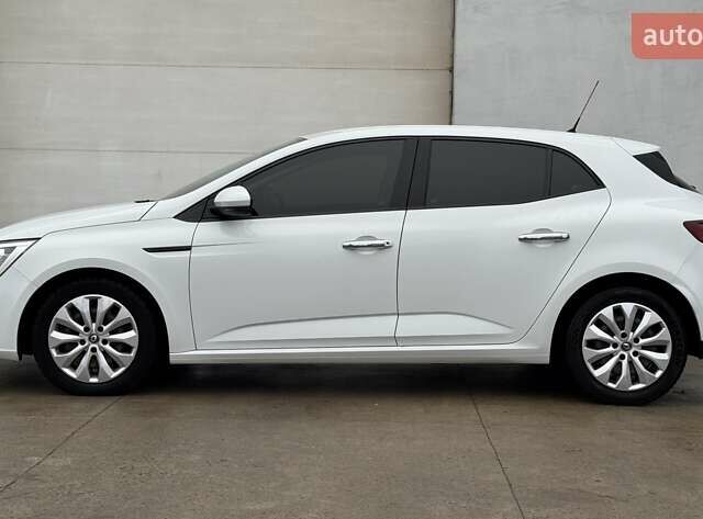 Белый Рено Меган, объемом двигателя 1.46 л и пробегом 195 тыс. км за 9950 $, фото 12 на Automoto.ua