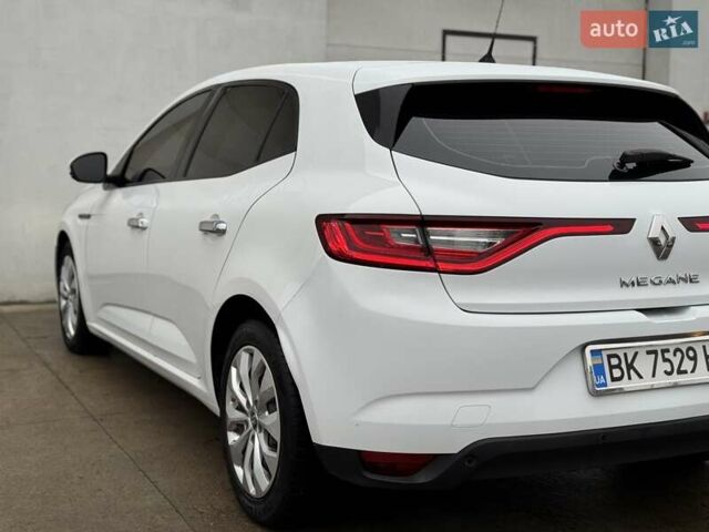 Белый Рено Меган, объемом двигателя 1.46 л и пробегом 195 тыс. км за 9950 $, фото 27 на Automoto.ua