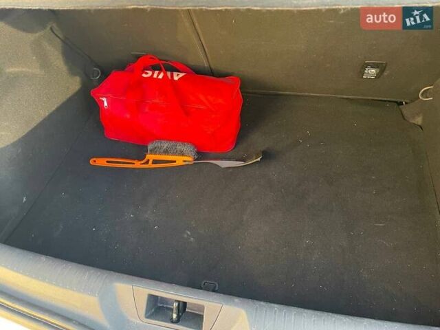 Білий Рено Меган, об'ємом двигуна 1.46 л та пробігом 110 тис. км за 12600 $, фото 1 на Automoto.ua