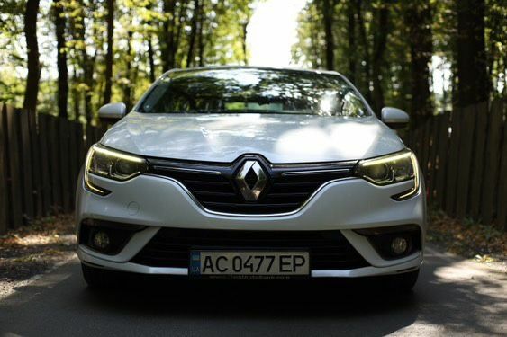 Білий Рено Меган, об'ємом двигуна 1.5 л та пробігом 220 тис. км за 11200 $, фото 1 на Automoto.ua